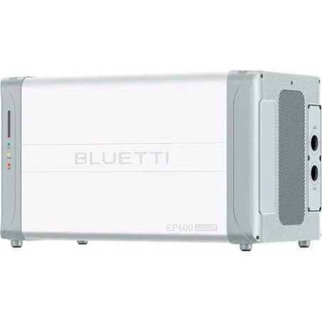 Inverter Bluetti EP600 da 6 kW per un sistema di accumulo di energia trifase.